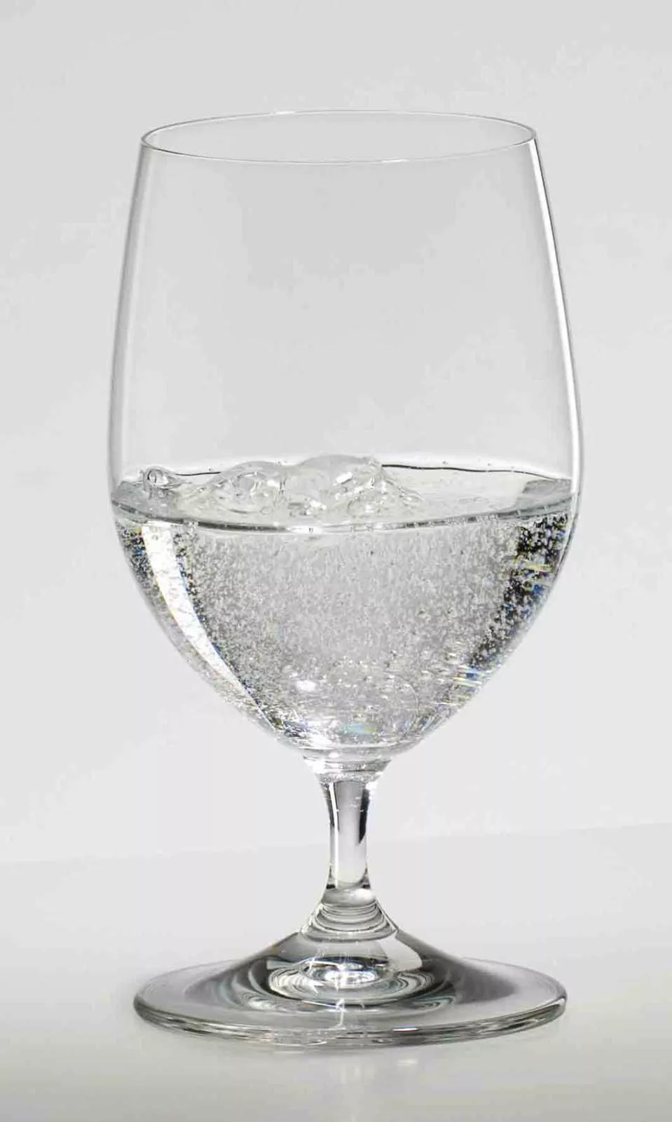 Набор бокалов для воды Riedel Vinum, объем 0,35 л, 2 шт. (6416/02) - Фото nav 2