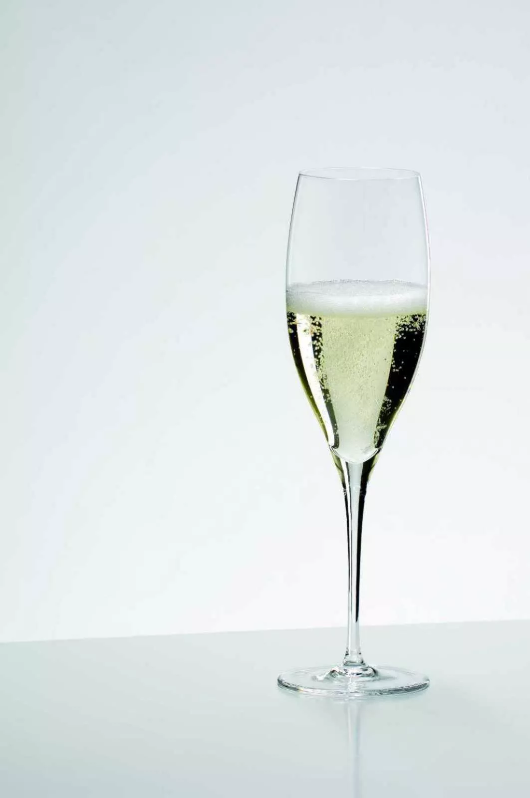 Бокал для шампанского 0,33 л Riedel Sommeliers (4400/28) - Фото nav 5