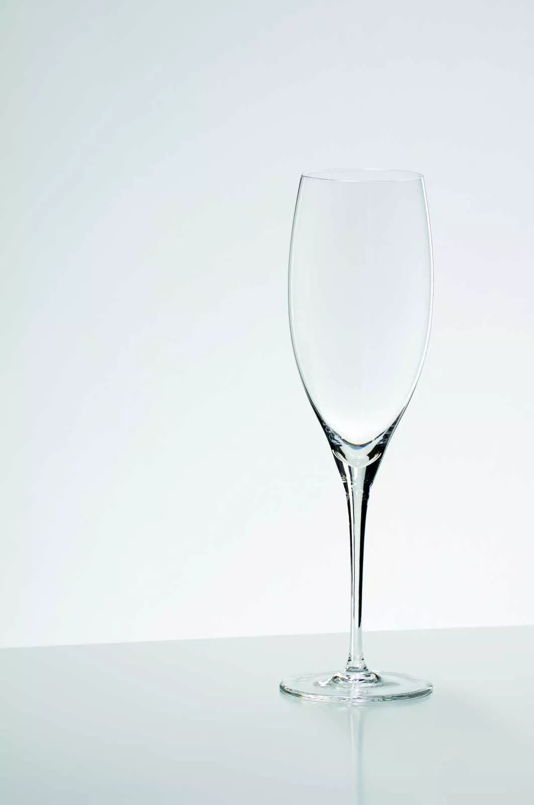 Бокал для шампанского 0,33 л Riedel Sommeliers (4400/28) - Фото nav 6