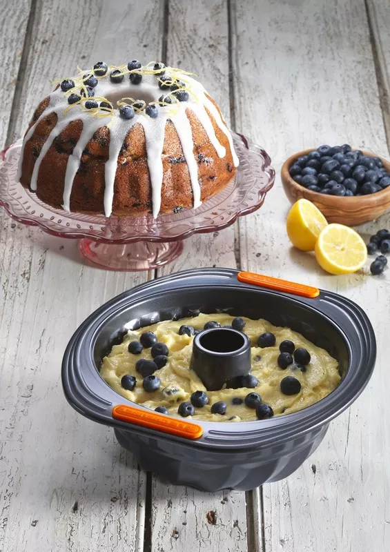 Форма для випікання кексу антипригарна Le Creuset Bakeware Black, діаметр 22 см (94102422000000) - Фото nav 4