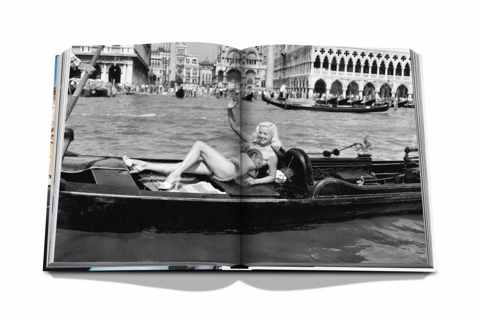 Книга "Dolce Vita" Assouline Classics Collection (9781649803016) - Фото nav 5