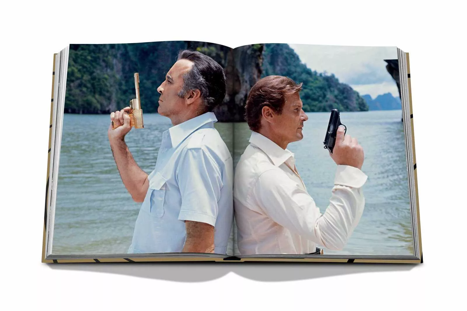 Книга "James Bond Destinations" Assouline Classics Collection (9781649802736) - Фото nav 6