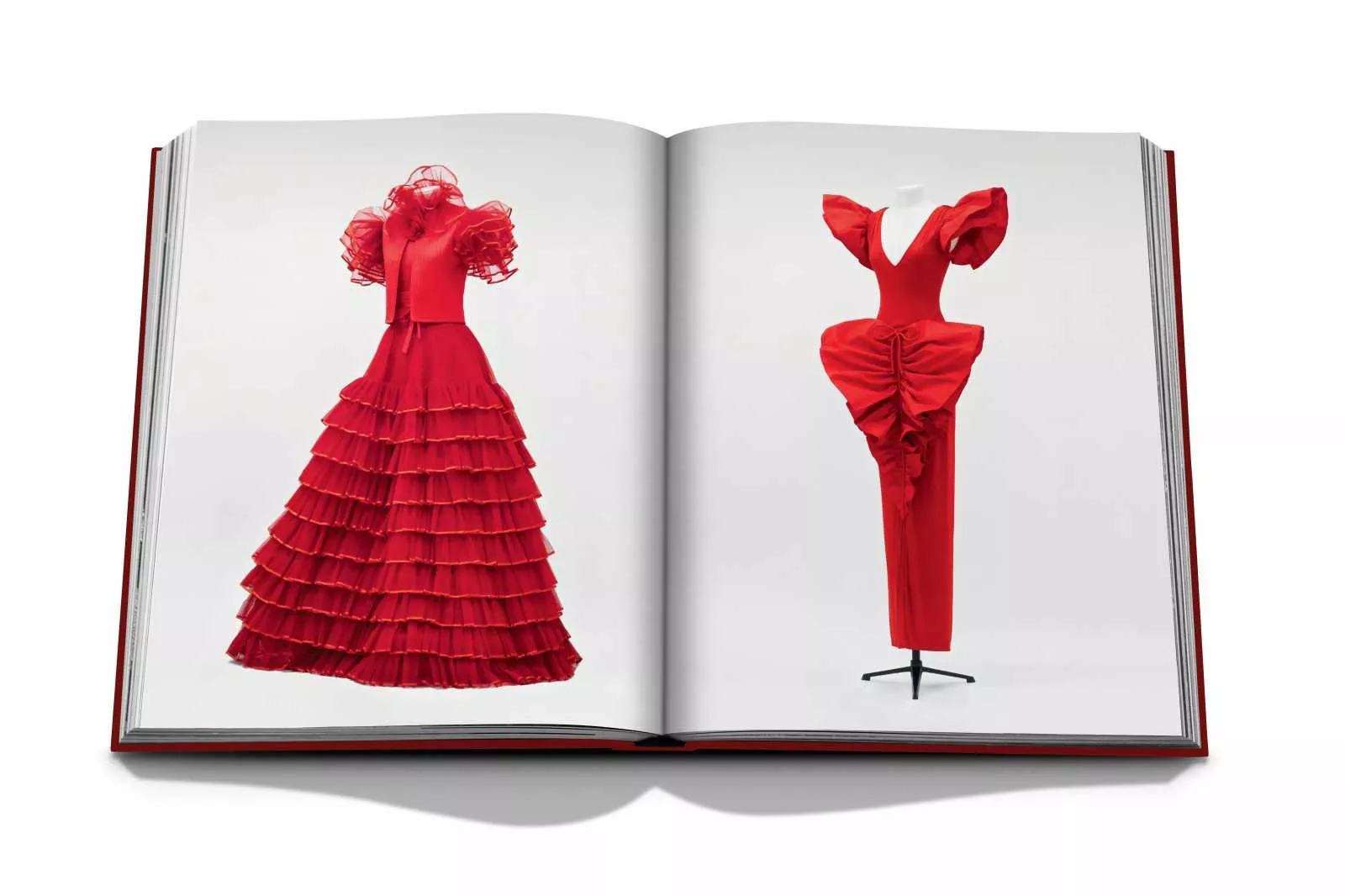 Книга "Valentino Rosso" Assouline Classic Collection (9781649801807) - Фото nav 5