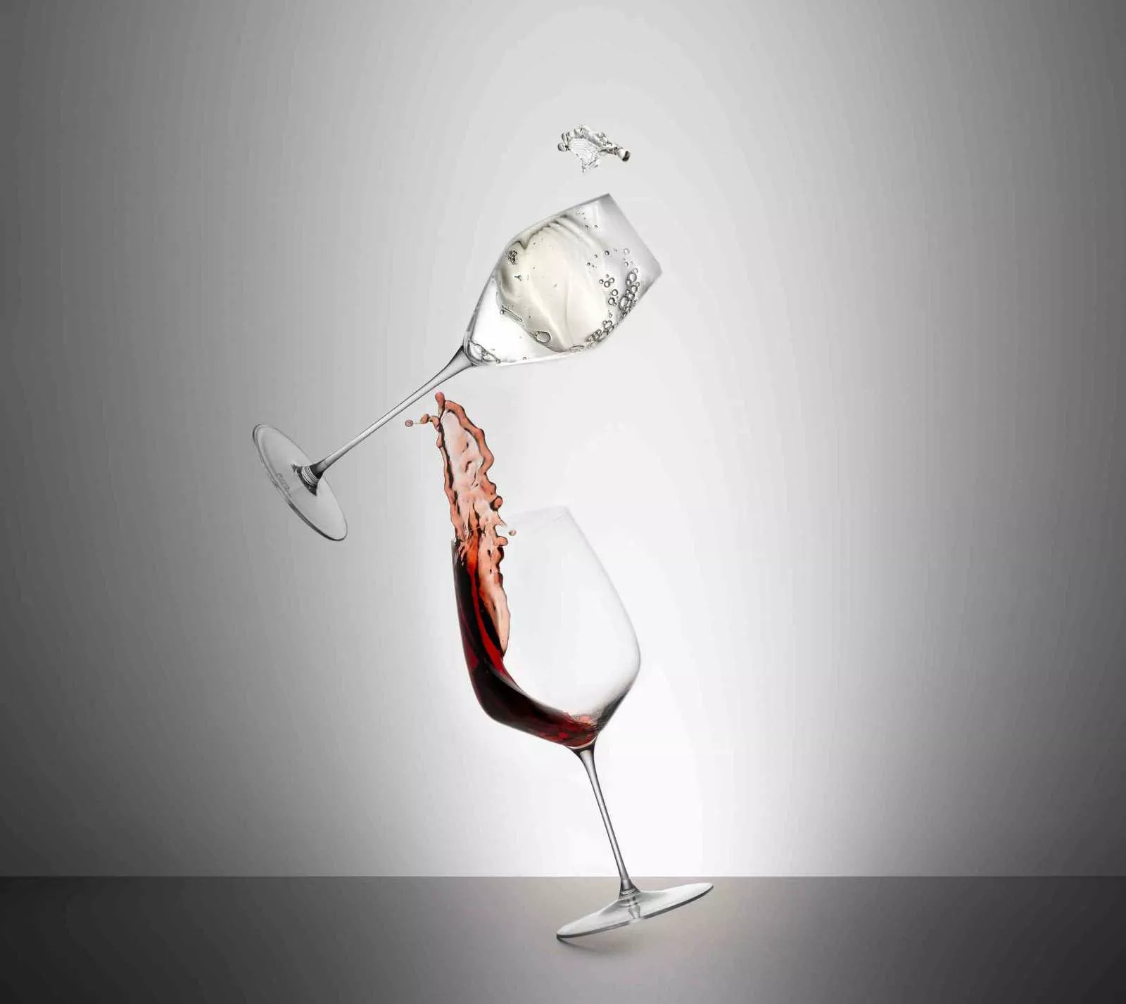 Набір келихів для червоного вина Cabernet Riedel Veloce, об'єм 0,825 л, 2 шт. (6330/0) - Фото nav 5