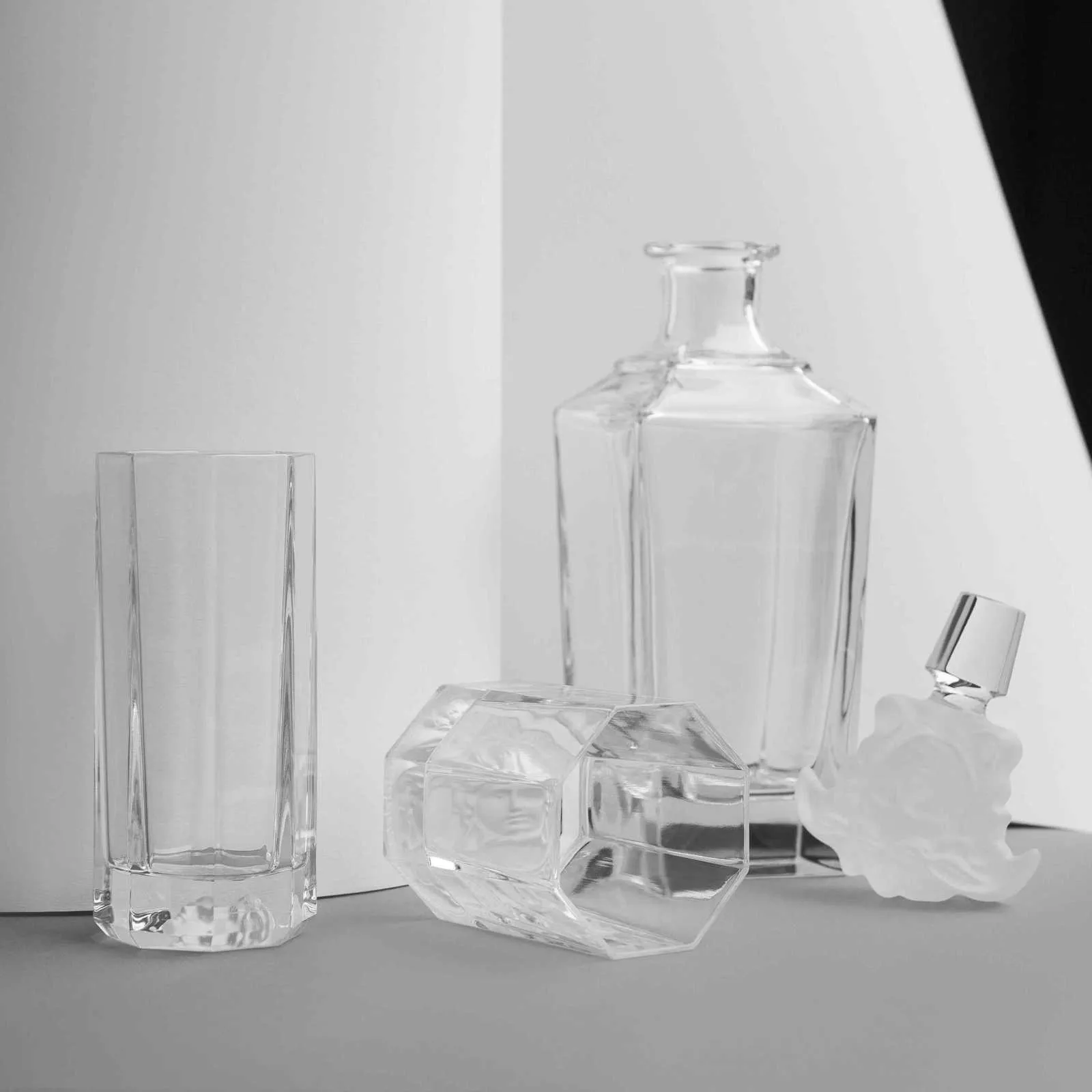 Набір склянок для віскі 2 шт Rosenthal Versace Medusa Lumiere (20665-110835-48870) - Фото nav 6