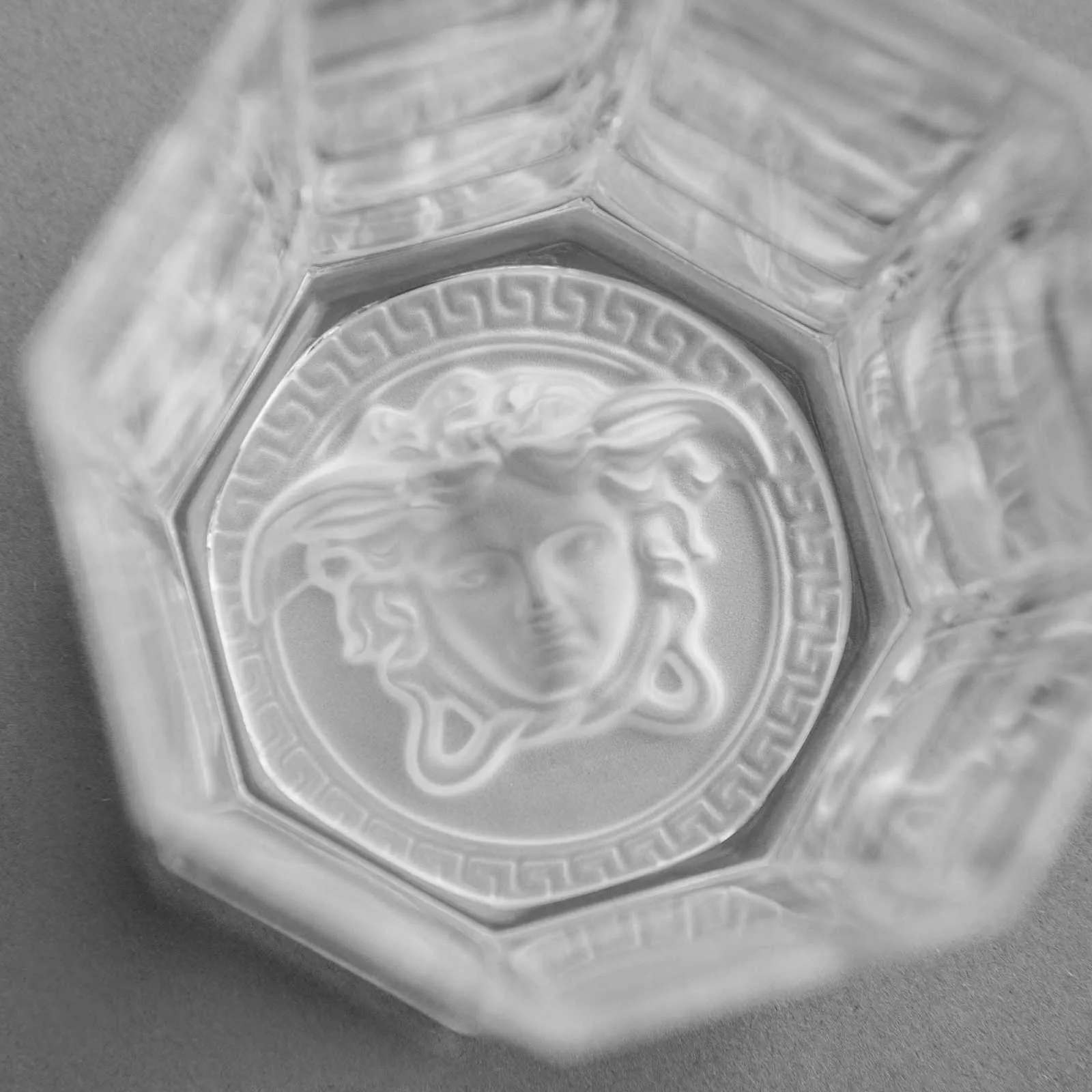 Набір склянок для віскі 2 шт Rosenthal Versace Medusa Lumiere (20665-110835-48870) - Фото nav 7