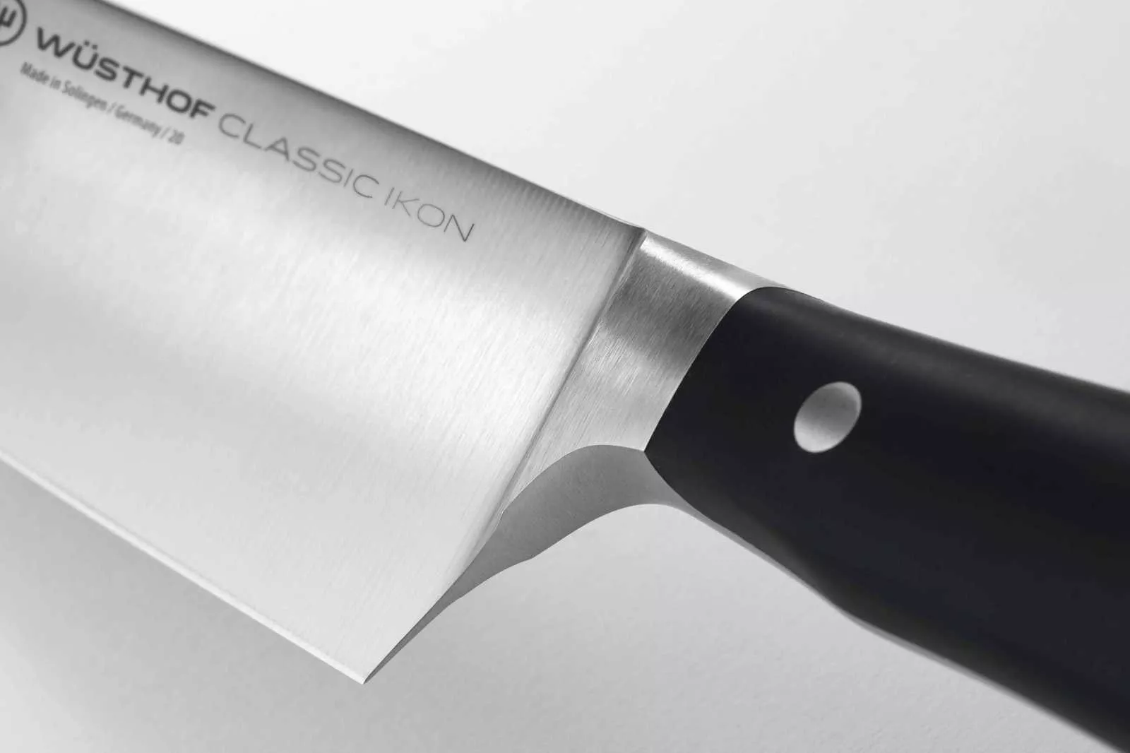 Нож шеф-повара Wuesthof Classic Ikon в картонной упаковке, длина 20 см (1040330120) - Фото nav 2